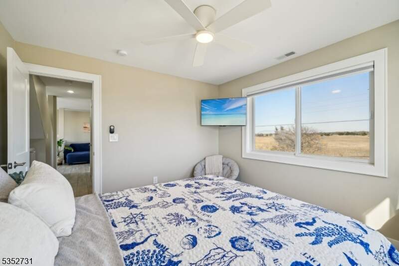 5 Bedroom Single Family Home/House's Image 20