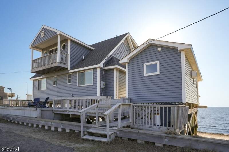 5 Bedroom Single Family Home/House's Image 29