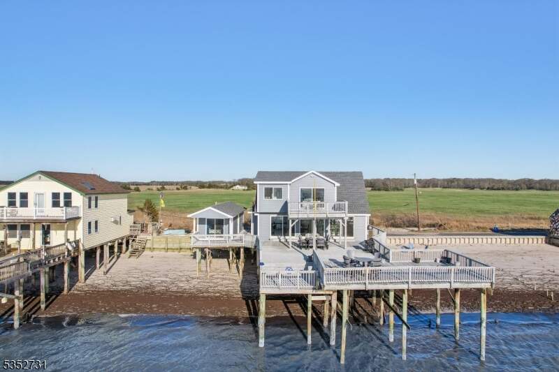 5 Bedroom Single Family Home/House's Image 30