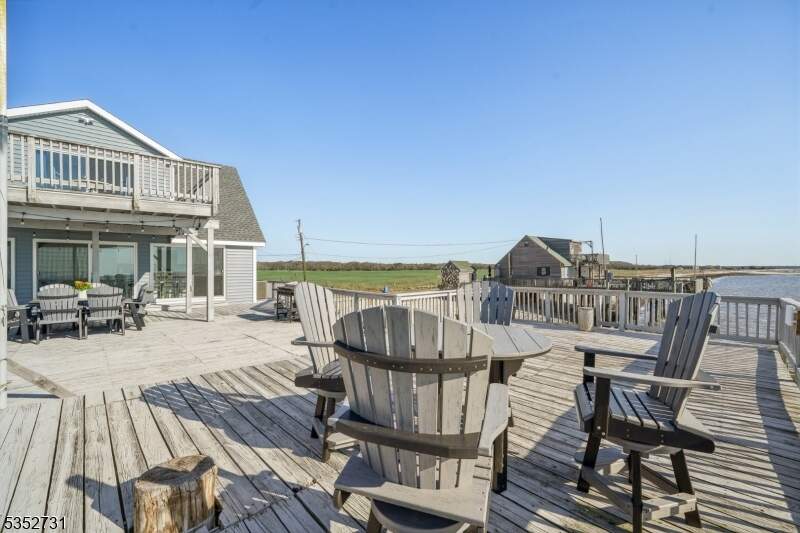 5 Bedroom Single Family Home/House's Image 32