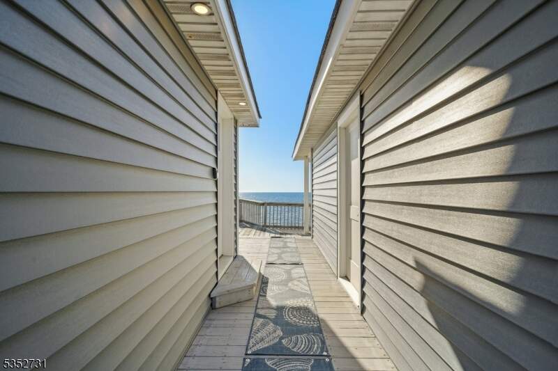 5 Bedroom Single Family Home/House's Image 34