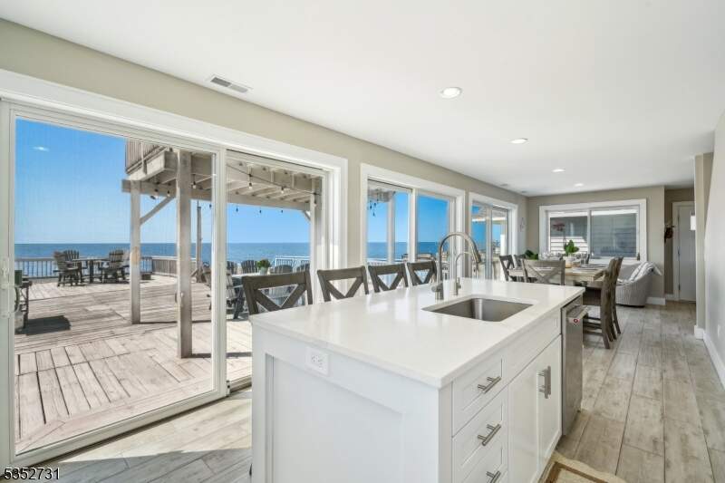 5 Bedroom Single Family Home/House's Image 5
