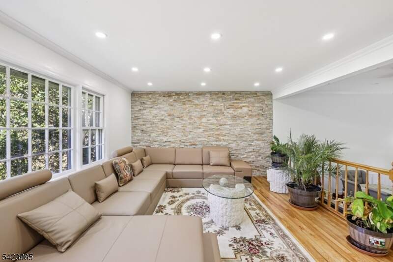 4 Bedroom Single Family Home/House's Image 10