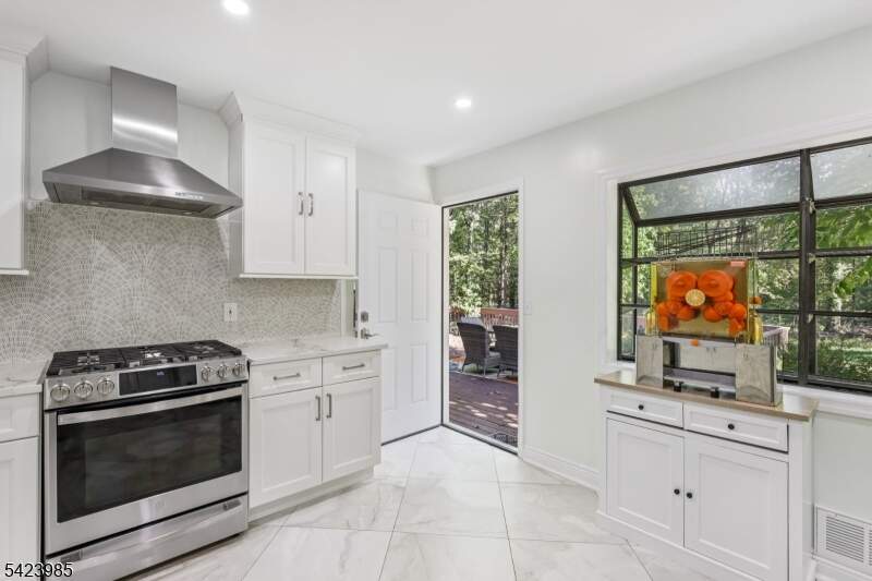 4 Bedroom Single Family Home/House's Image 14