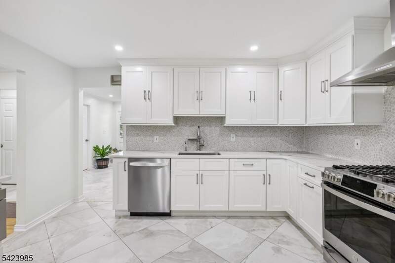 4 Bedroom Single Family Home/House's Image 16