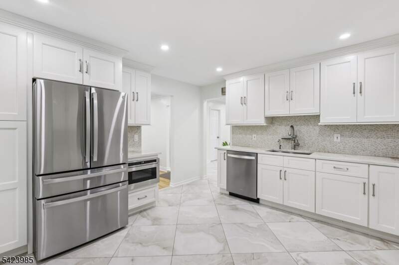 4 Bedroom Single Family Home/House's Image 17