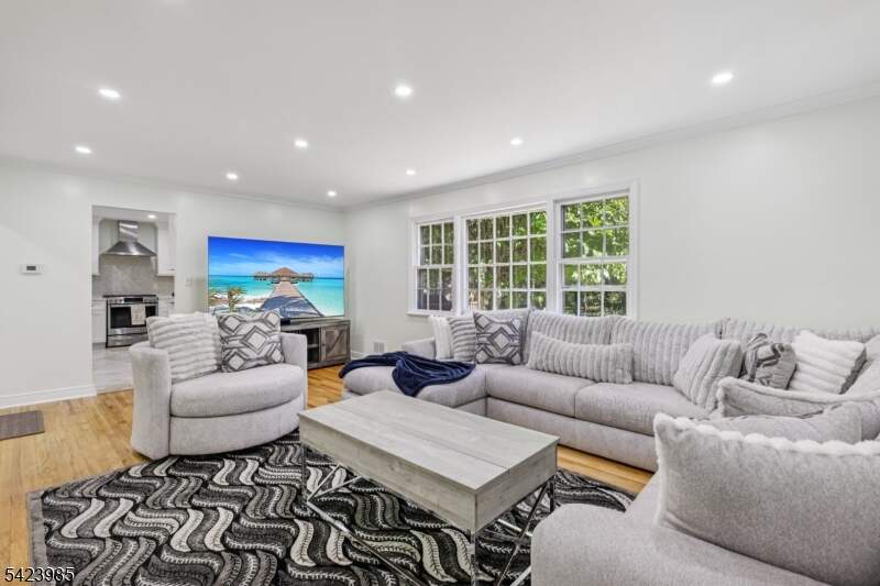 4 Bedroom Single Family Home/House's Image 21