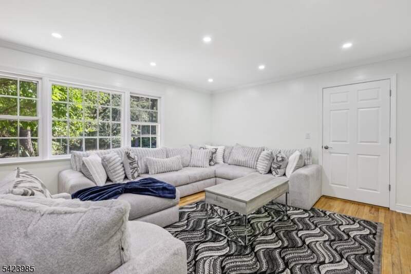 4 Bedroom Single Family Home/House's Image 22