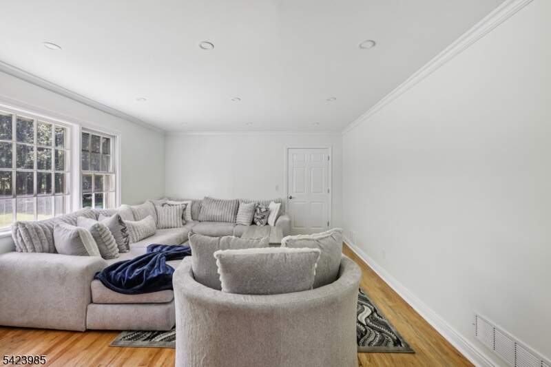 4 Bedroom Single Family Home/House's Image 23