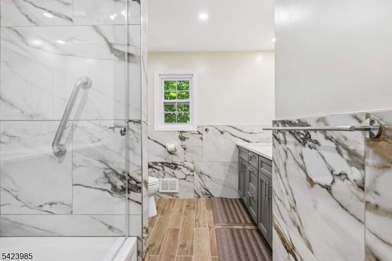 4 Bedroom Single Family Home/House's Image 35