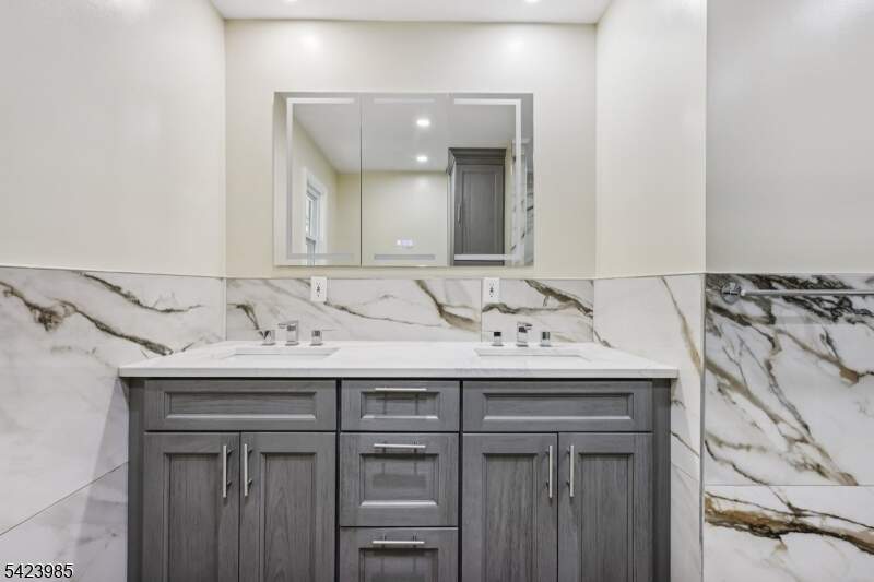 4 Bedroom Single Family Home/House's Image 36