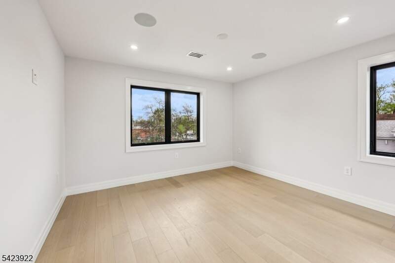 4 Bedroom Single Family Home/House's Image 22