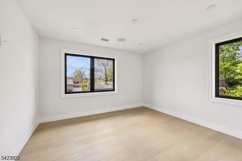 4 Bedroom Single Family Home/House's Image 29