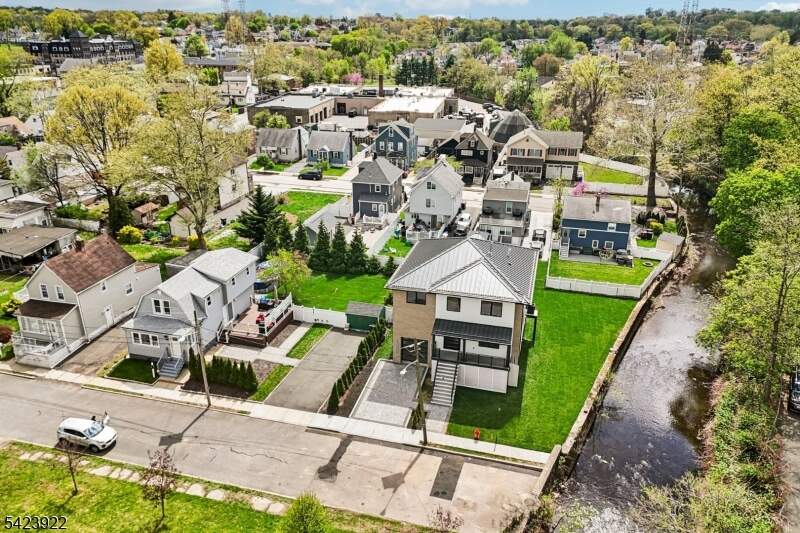 4 Bedroom Single Family Home/House's Image 34