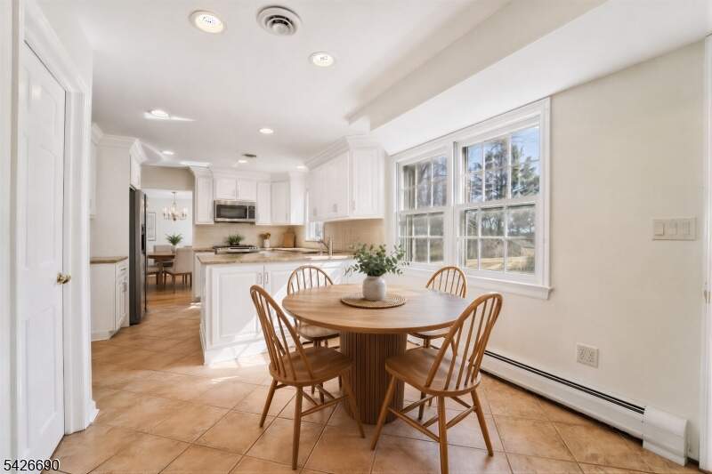 4 Bedroom Single Family Home/House's Image 7