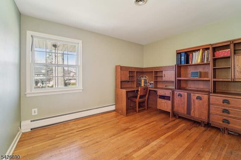 4 Bedroom Single Family Home/House's Image 21