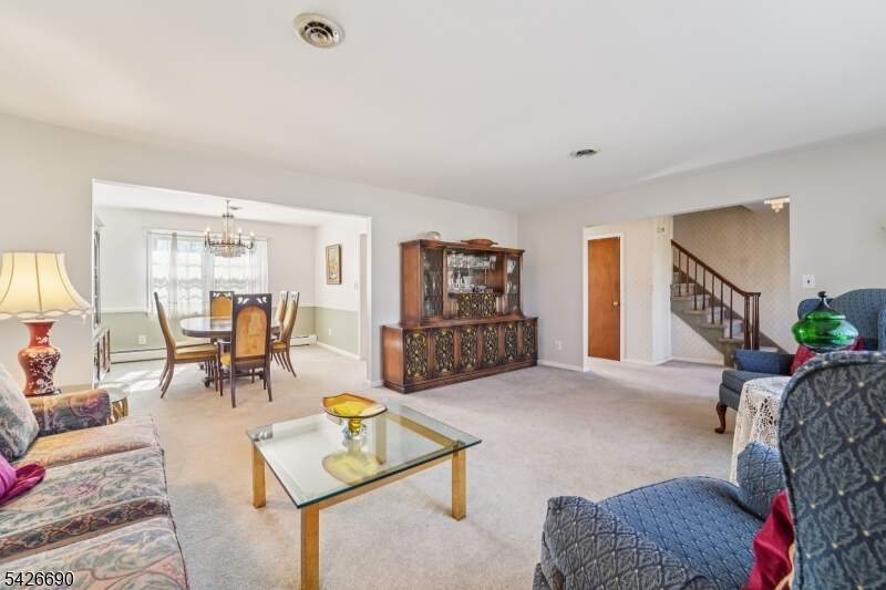 4 Bedroom Single Family Home/House's Image 4