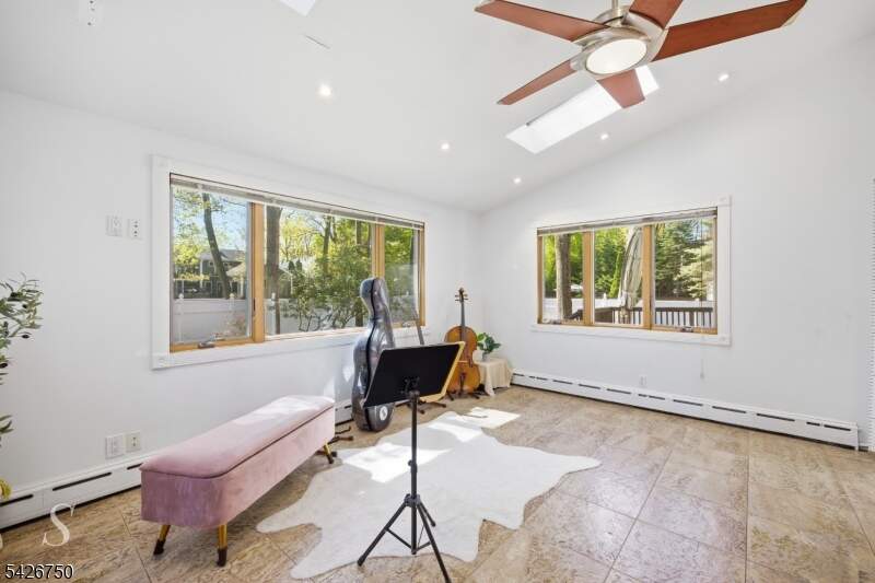 4 Bedroom Single Family Home/House's Image 10