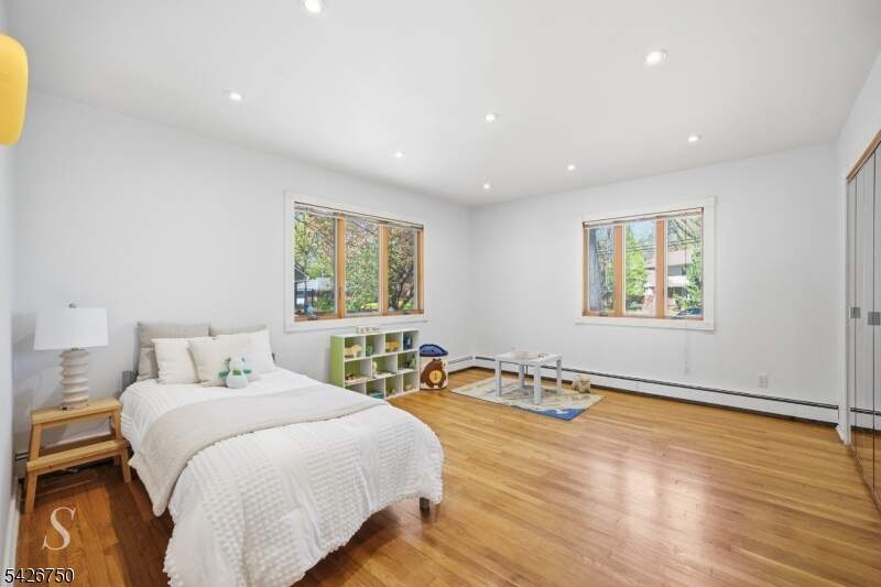 4 Bedroom Single Family Home/House's Image 15