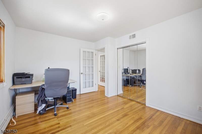 4 Bedroom Single Family Home/House's Image 18