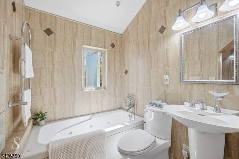 4 Bedroom Single Family Home/House's Image 23