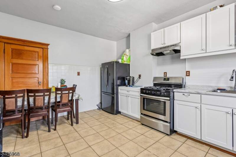 4 Bedroom Single Family Home/House's Image 8