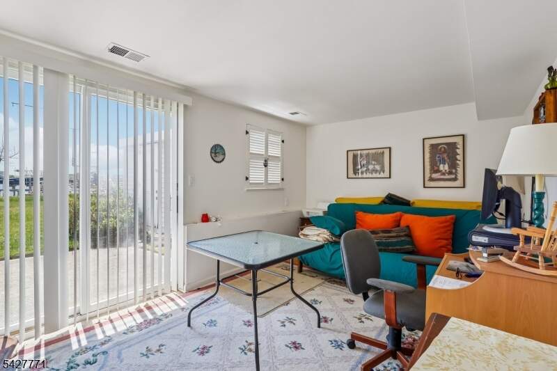 4 Bedroom Single Family Home/House's Image 3