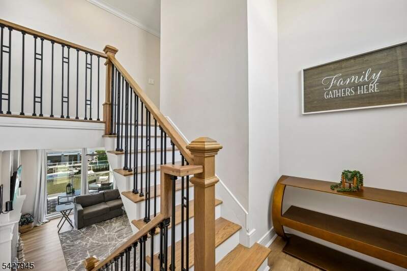 5 Bedroom Single Family Home/House's Image 12