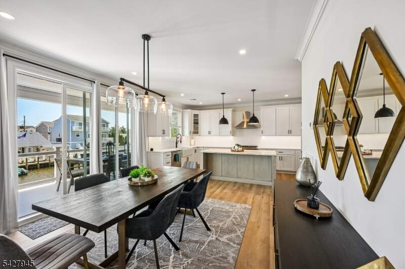 5 Bedroom Single Family Home/House's Image 5