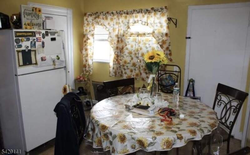 7 Bedroom Multi Unit's Image 13