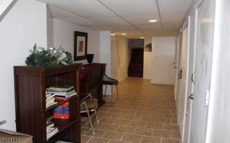 7 Bedroom Multi Unit's Image 15