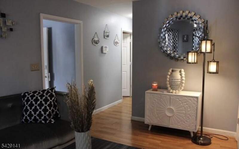 7 Bedroom Multi Unit's Image 4
