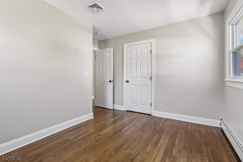 6 Bedroom Multi Unit's Image 14