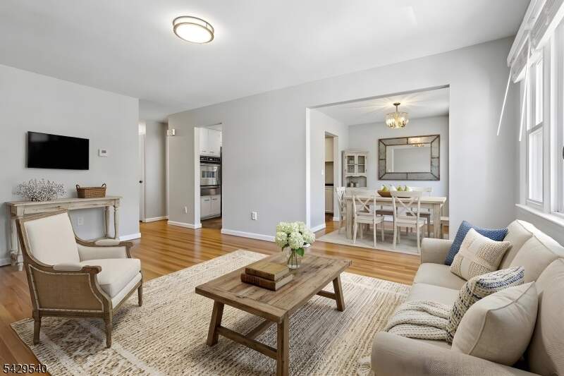 6 Bedroom Multi Unit's Image 17