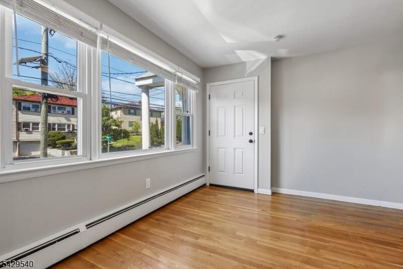 6 Bedroom Multi Unit's Image 18