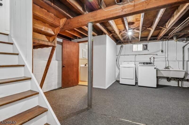 6 Bedroom Multi Unit's Image 28