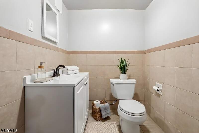 6 Bedroom Multi Unit's Image 33