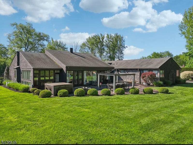 5 Bedroom Single Family Home/House's Image 25