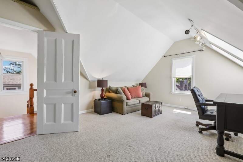 4 Bedroom Single Family Home/House's Image 32