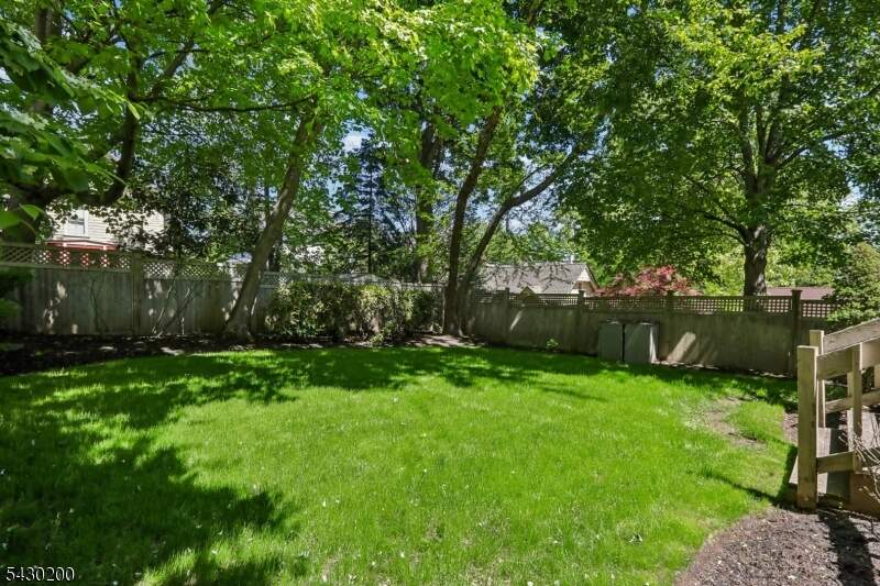 4 Bedroom Single Family Home/House's Image 36
