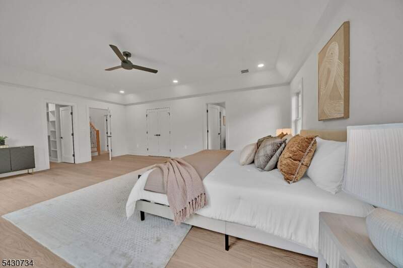 6 Bedroom Single Family Home/House's Image 31