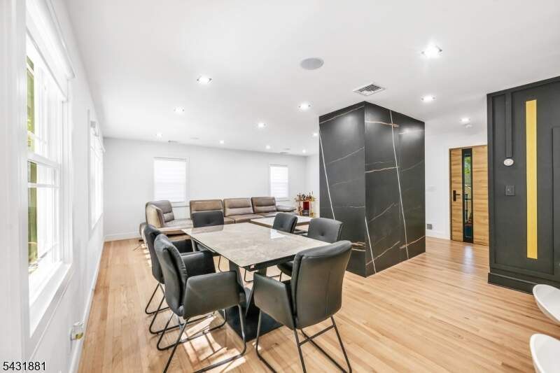 3 Bedroom Single Family Home/House's Image 7