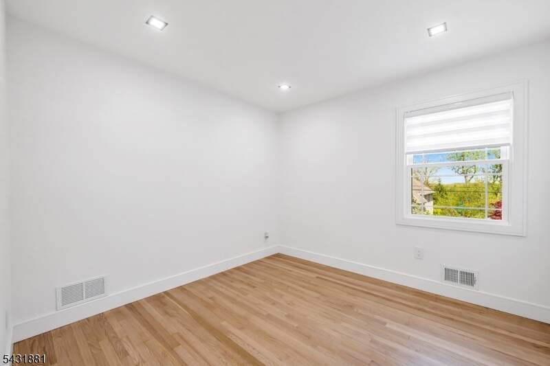 3 Bedroom Single Family Home/House's Image 23