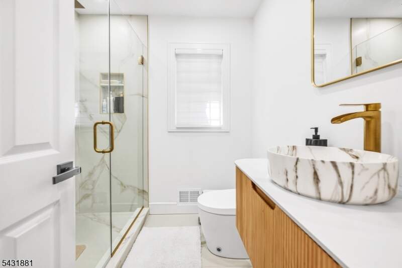 3 Bedroom Single Family Home/House's Image 24