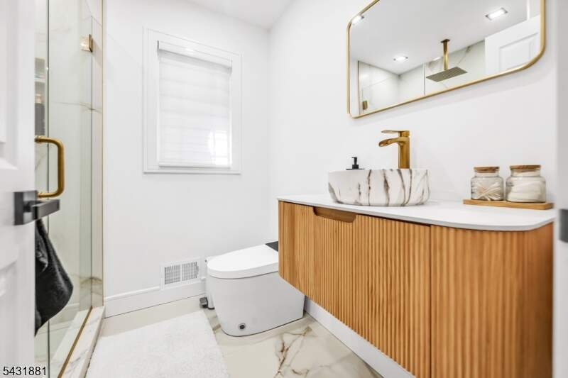 3 Bedroom Single Family Home/House's Image 25