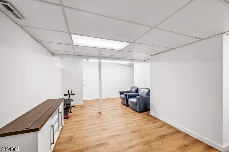 3 Bedroom Single Family Home/House's Image 27