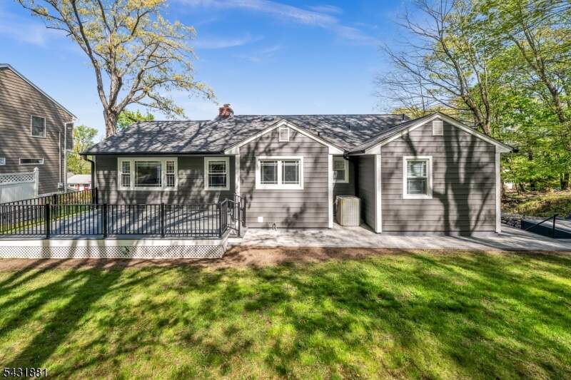 3 Bedroom Single Family Home/House's Image 34