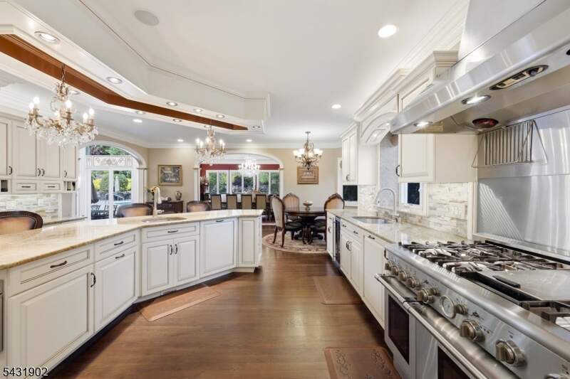 5 Bedroom Single Family Home/House's Image 14