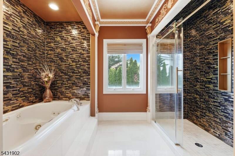5 Bedroom Single Family Home/House's Image 22