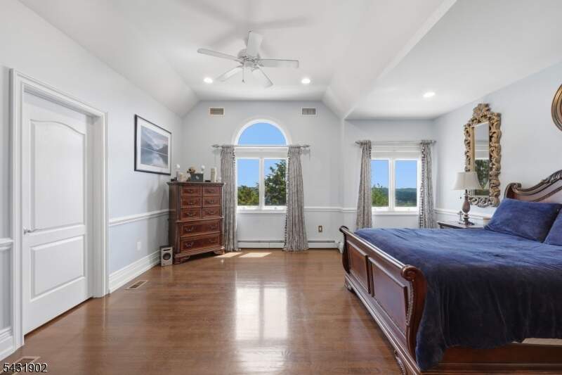 5 Bedroom Single Family Home/House's Image 24